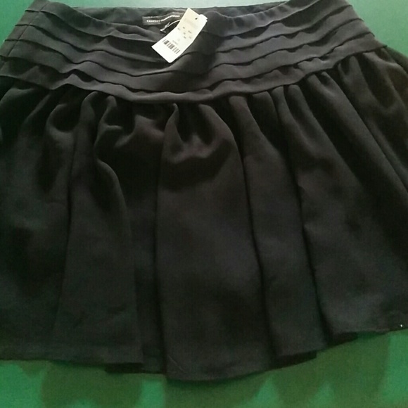 Express Black‎ Ruffle Skirt - Picture 3 of 3